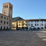 Negozio a reddito in vendita.