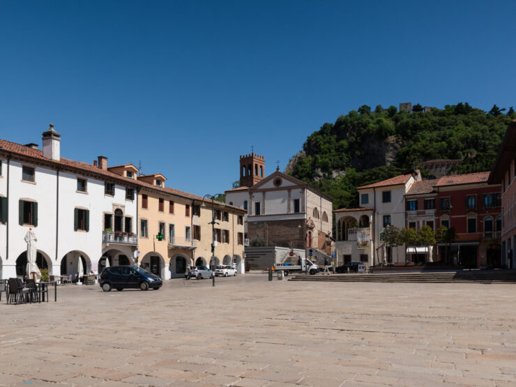 Appartamento unico, in centro storico.