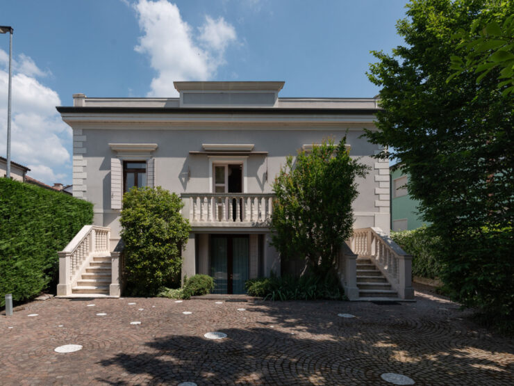 Residenza Bifamiliare di Prestigio in Stile Liberty