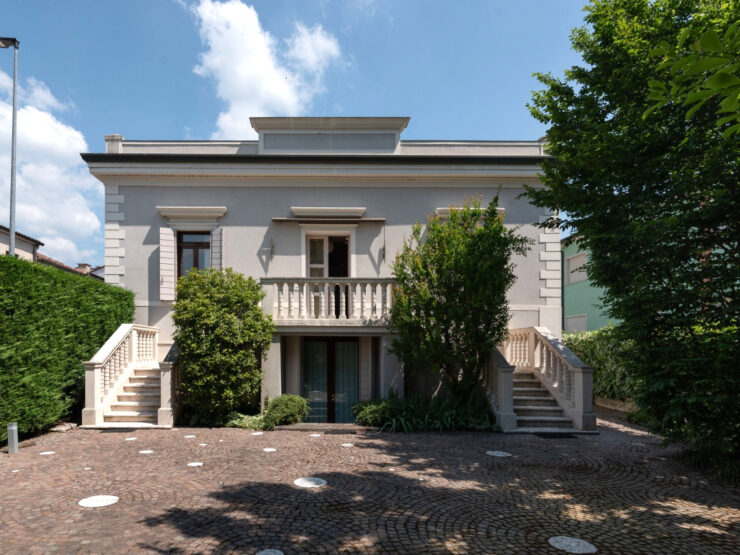 Residenza Bifamiliare di Prestigio in Stile Liberty
